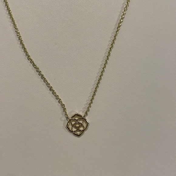 Kendra Scott Neckless - Picture 2 of 4